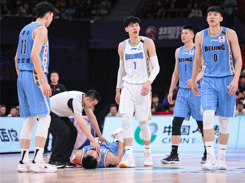 更是团队精 更是团队精